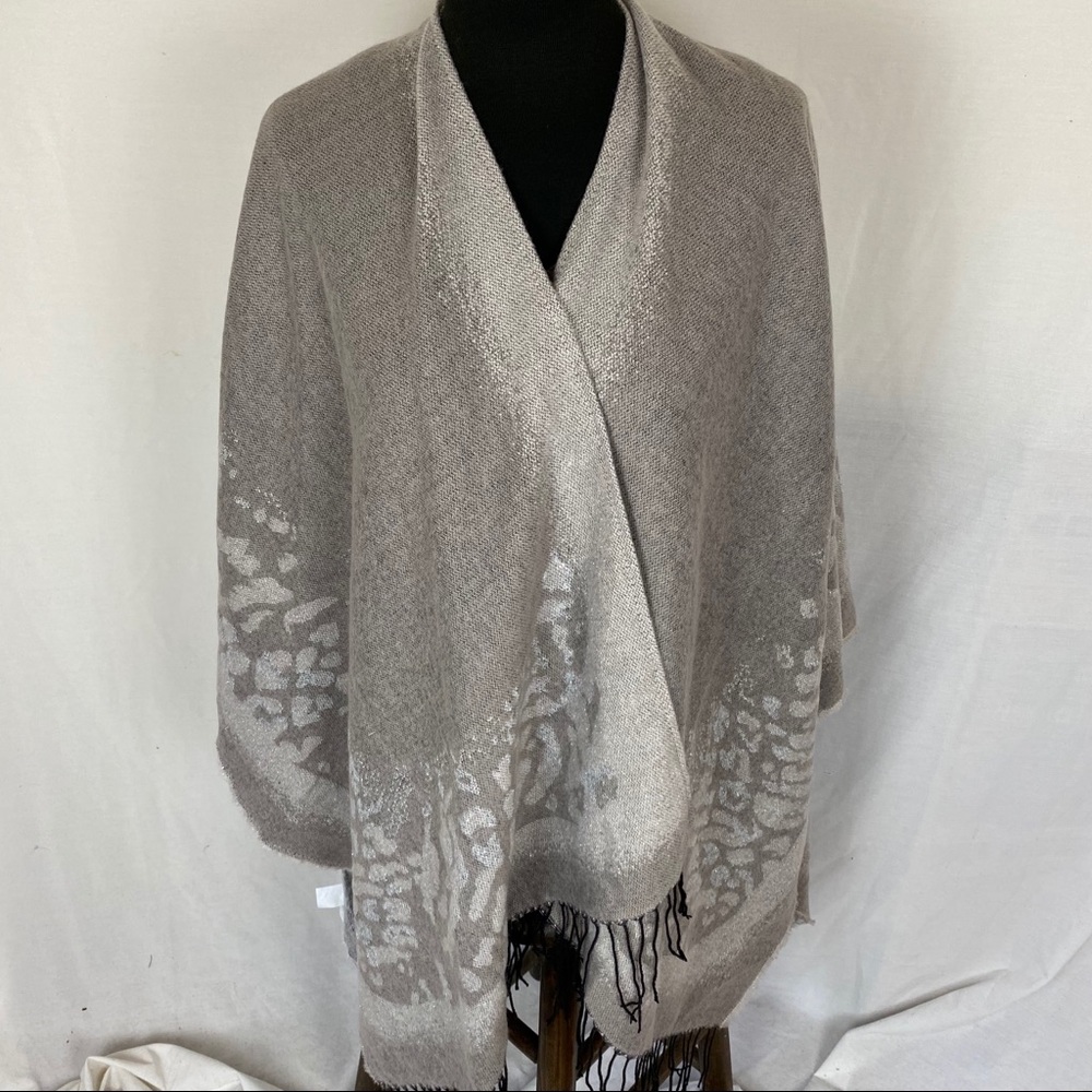 Maurices Shawl Wrap NWT